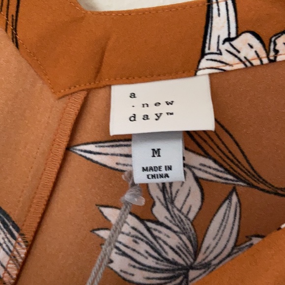 A new day NWT floral dress size medium - Picture 2 of 5